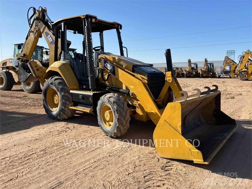CAT 420F2 4WDE لوادر ذات جرافات عكسية