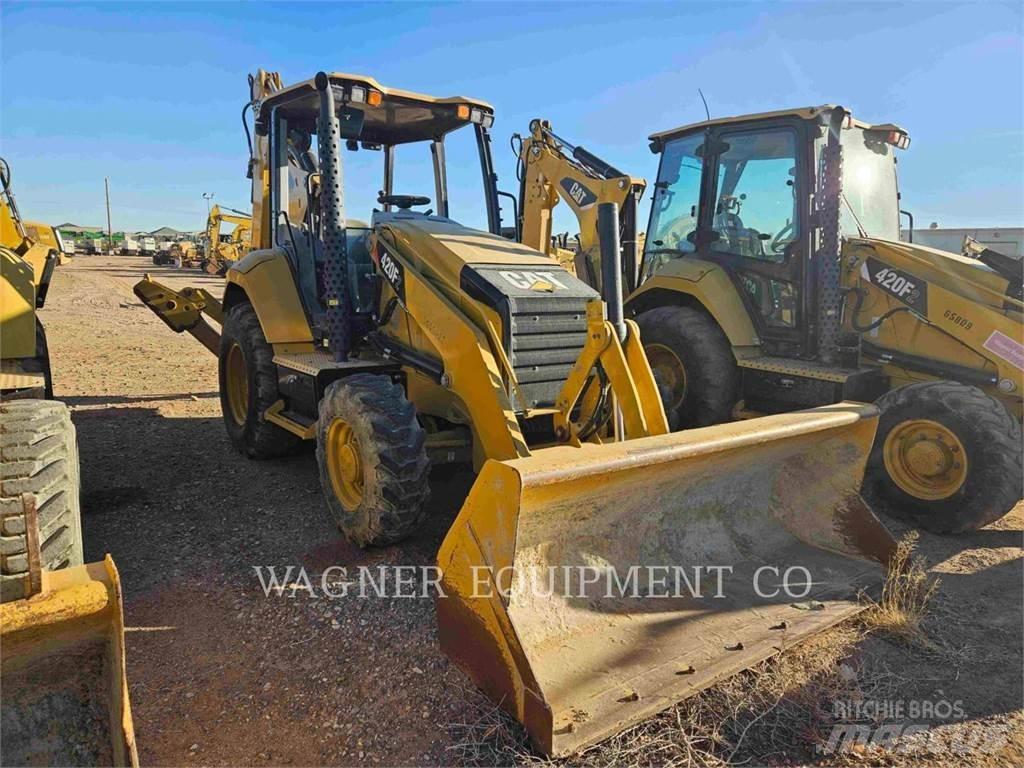CAT 420F2 4WDS لوادر ذات جرافات عكسية