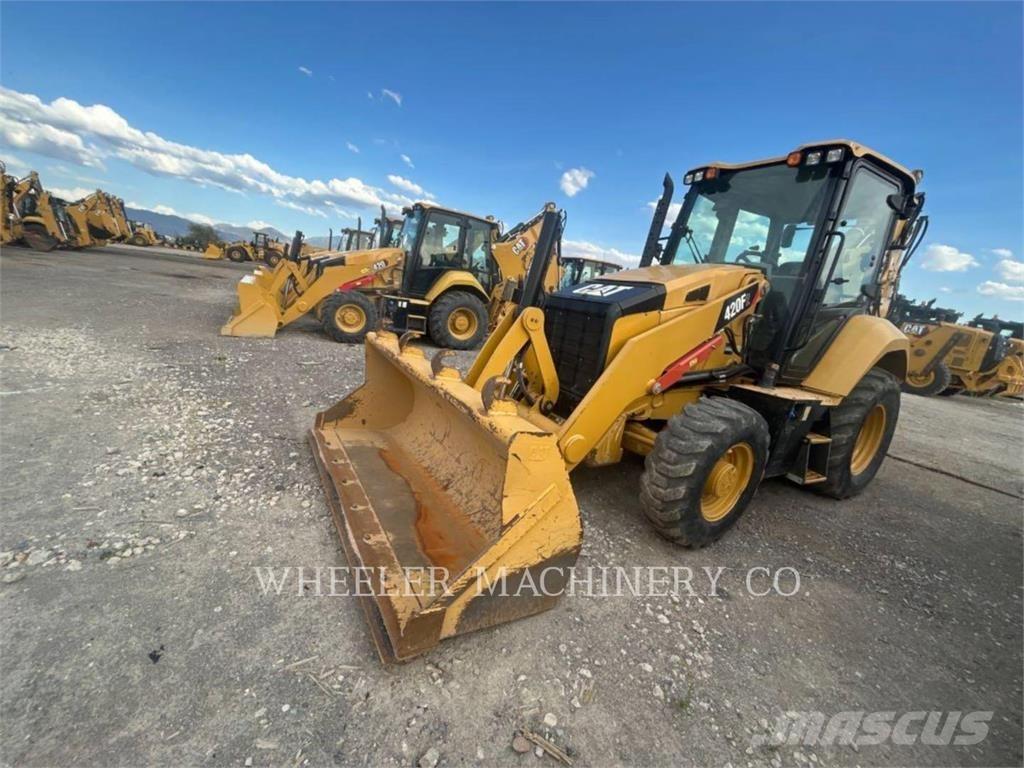 CAT 420F2 E لوادر ذات جرافات عكسية