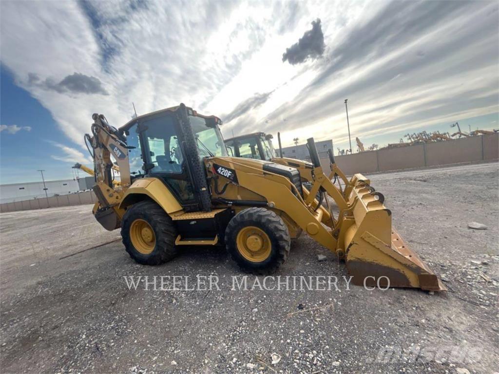 CAT 420F2 E لوادر ذات جرافات عكسية