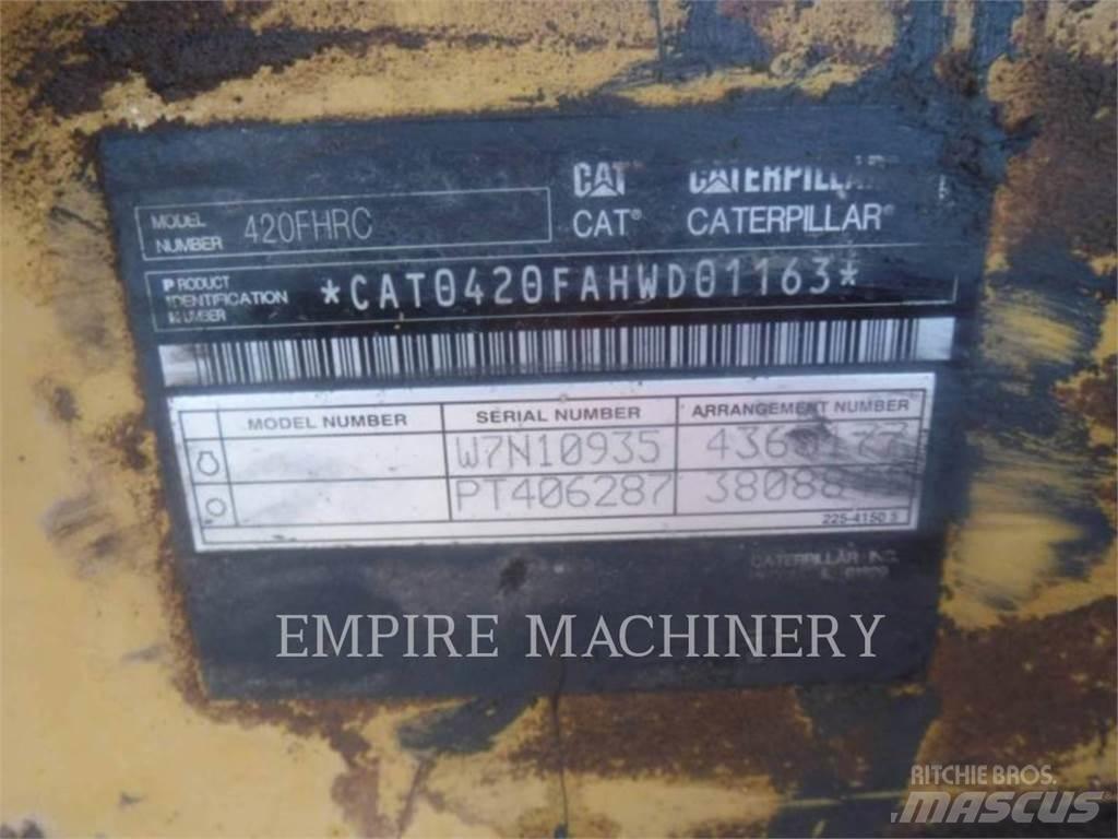 CAT 420F2E4OIP لوادر ذات جرافات عكسية