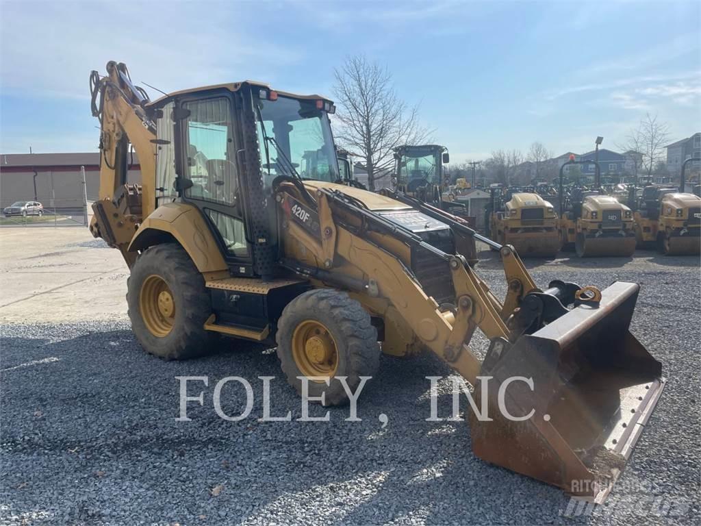 CAT 420F2IT لوادر ذات جرافات عكسية