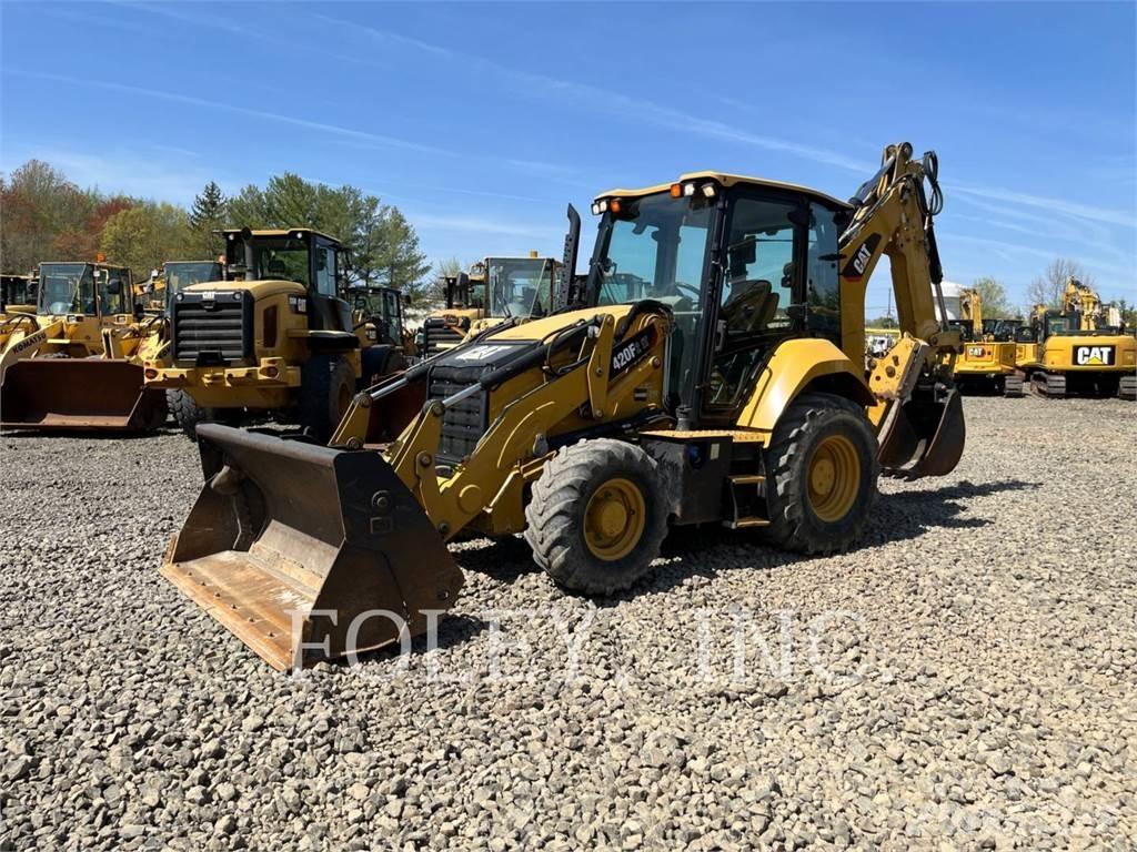 CAT 420F2IT لوادر ذات جرافات عكسية