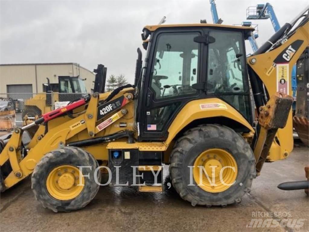 CAT 420F2IT لوادر ذات جرافات عكسية