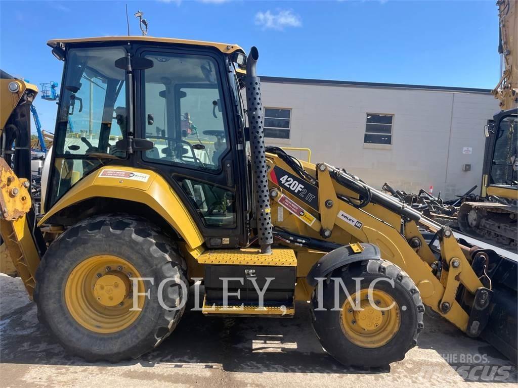 CAT 420F2IT لوادر ذات جرافات عكسية