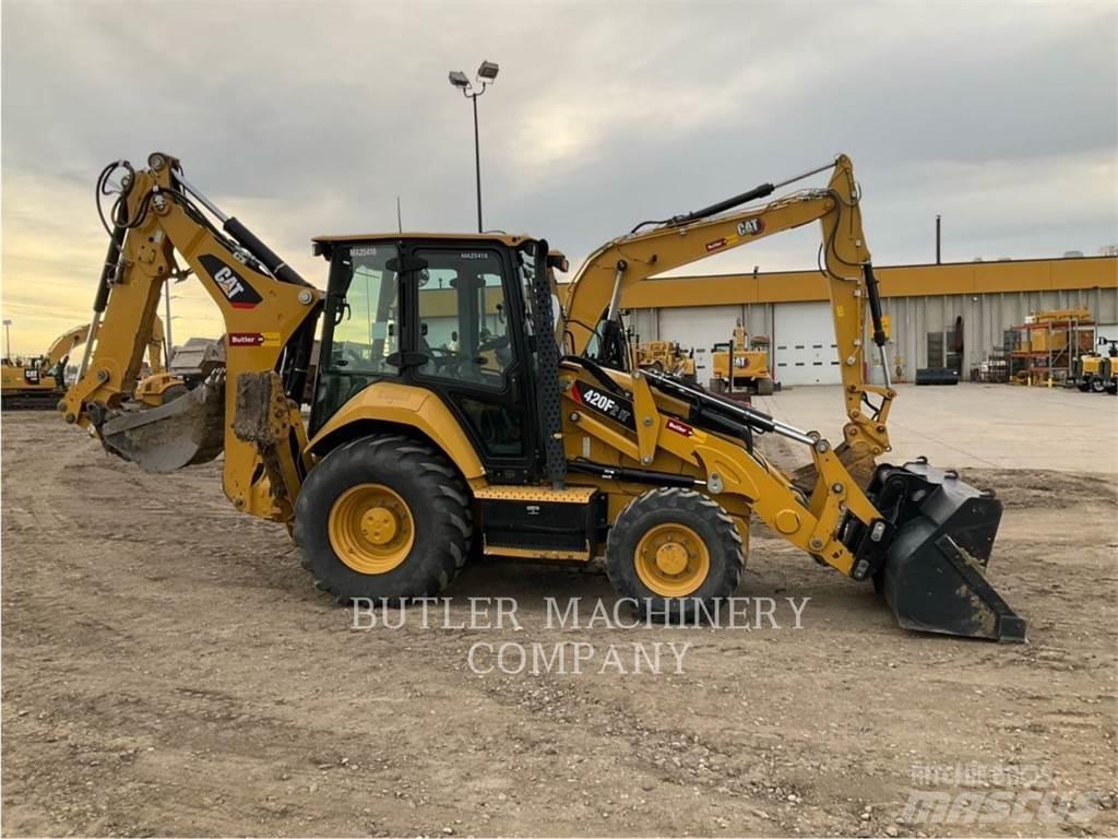 CAT 420F2IT لوادر ذات جرافات عكسية