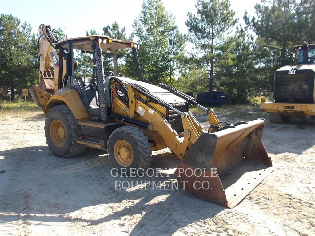 CAT 420F2IT لوادر ذات جرافات عكسية