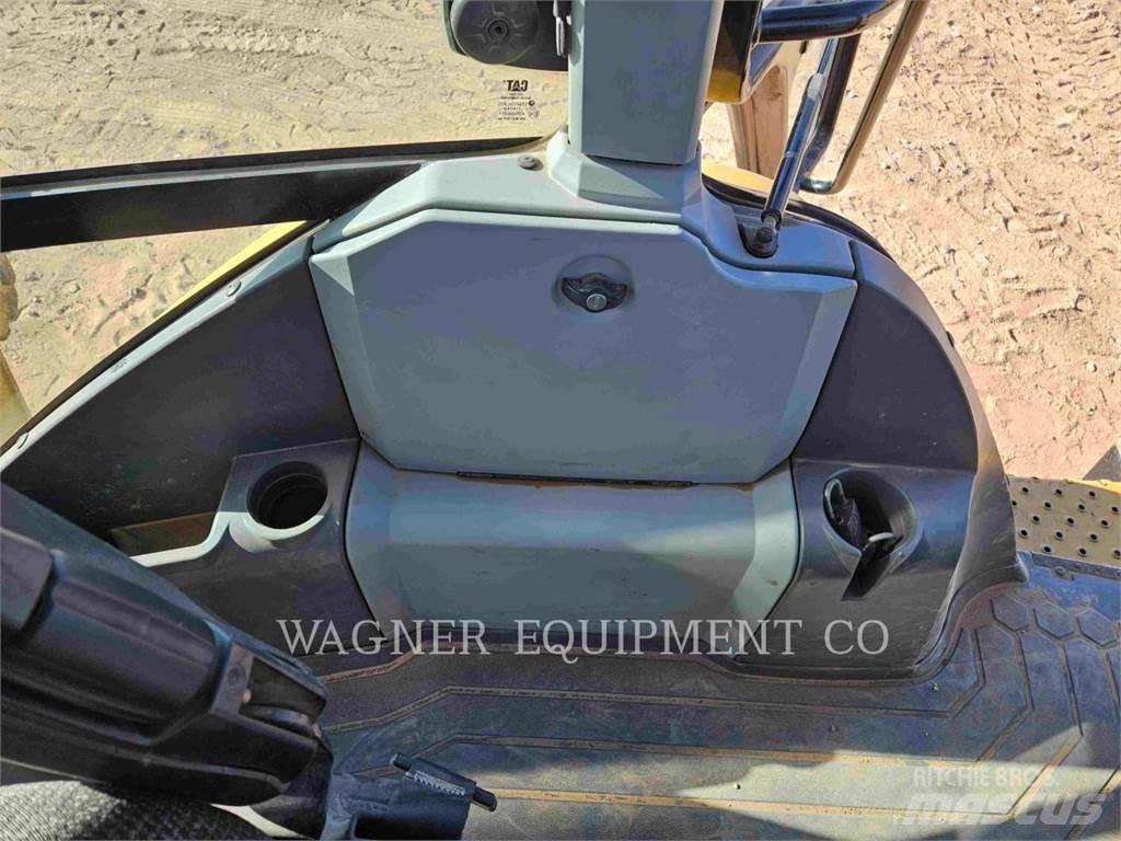CAT 420F2ST لوادر ذات جرافات عكسية