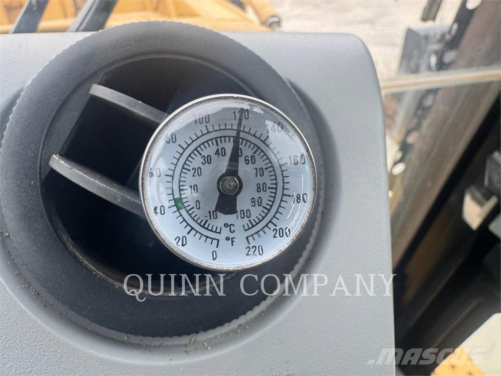 CAT 420F2ST لوادر ذات جرافات عكسية