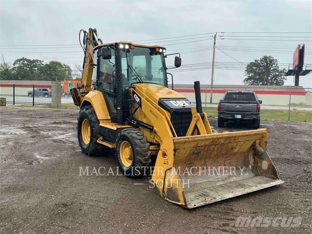 CAT 420F2ST لوادر ذات جرافات عكسية