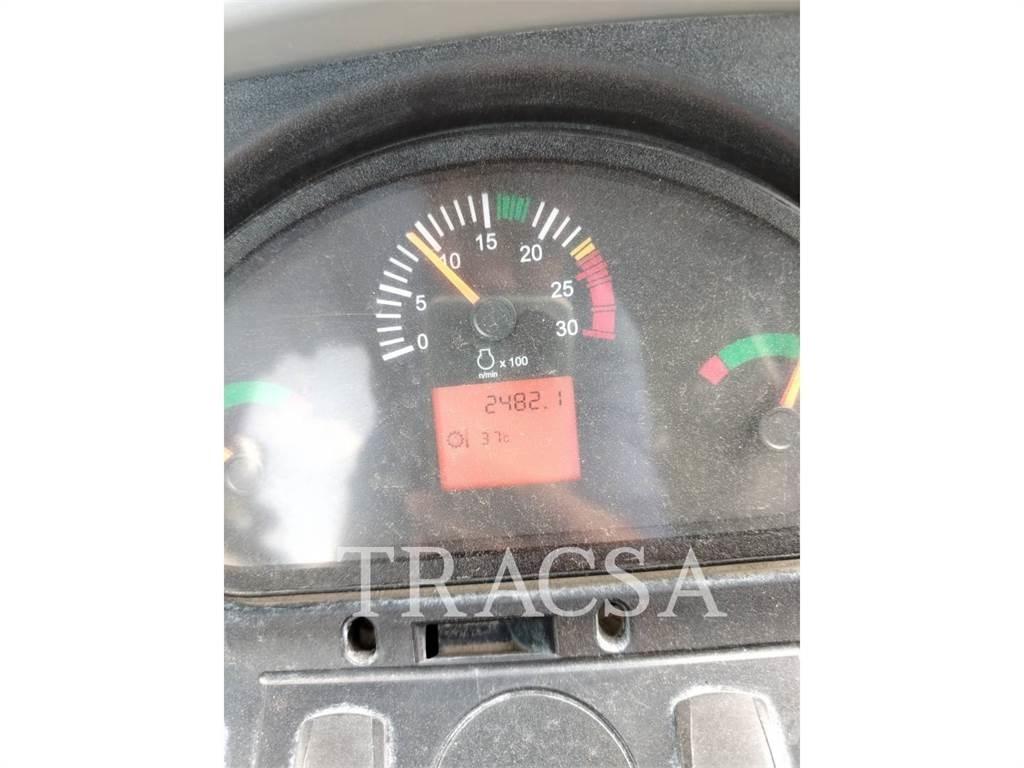 CAT 426 F 2 لوادر ذات جرافات عكسية