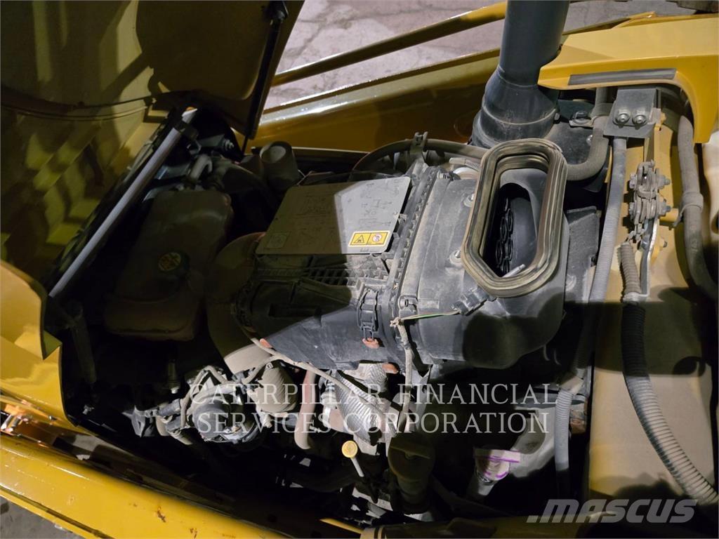 CAT 430 07A لوادر ذات جرافات عكسية