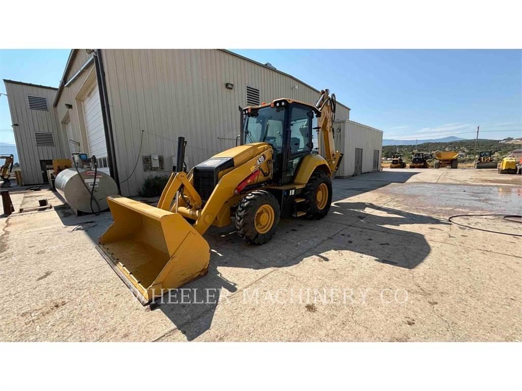 CAT 430 CF لوادر ذات جرافات عكسية