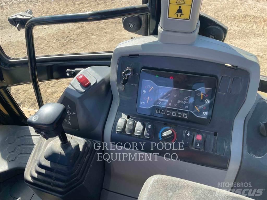 CAT 43007 لوادر ذات جرافات عكسية
