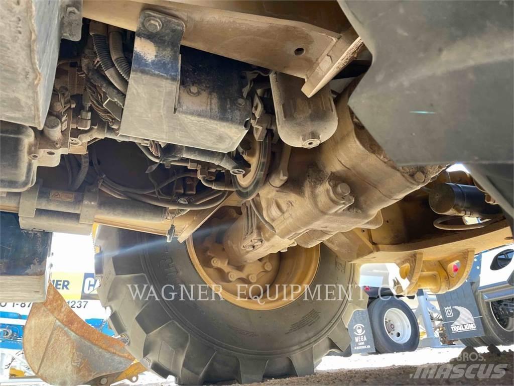 CAT 430F2 4WD لوادر ذات جرافات عكسية