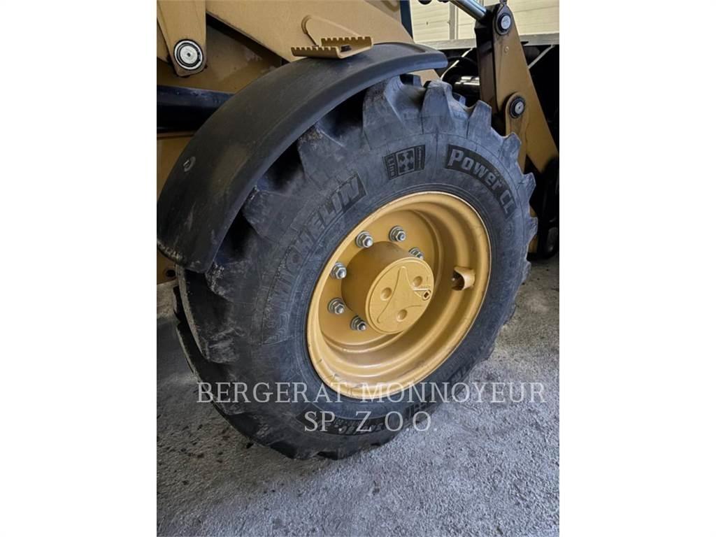 CAT 432 لوادر ذات جرافات عكسية