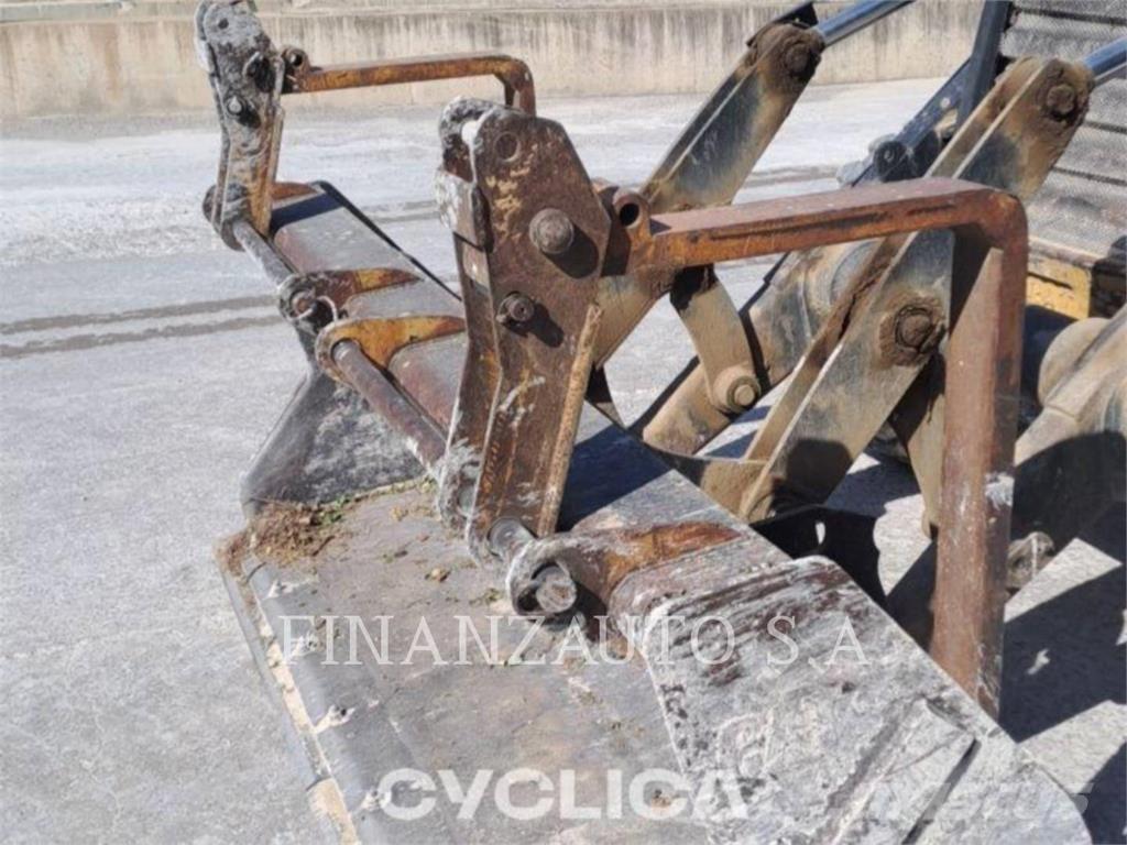 CAT 432DAA لوادر ذات جرافات عكسية