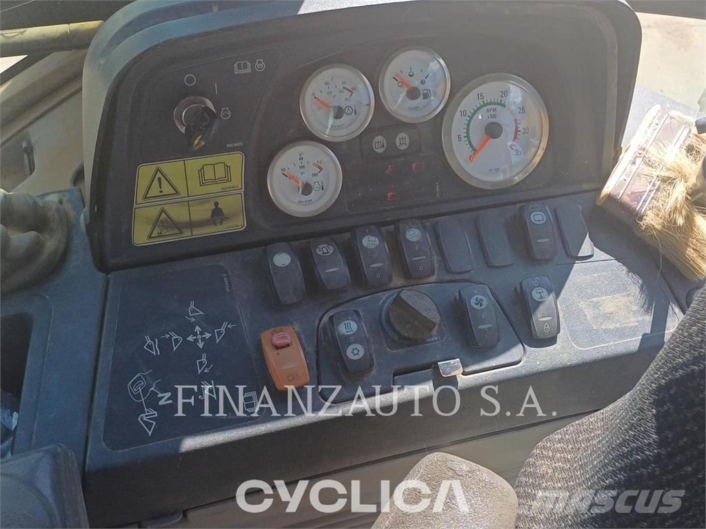 CAT 432F لوادر ذات جرافات عكسية