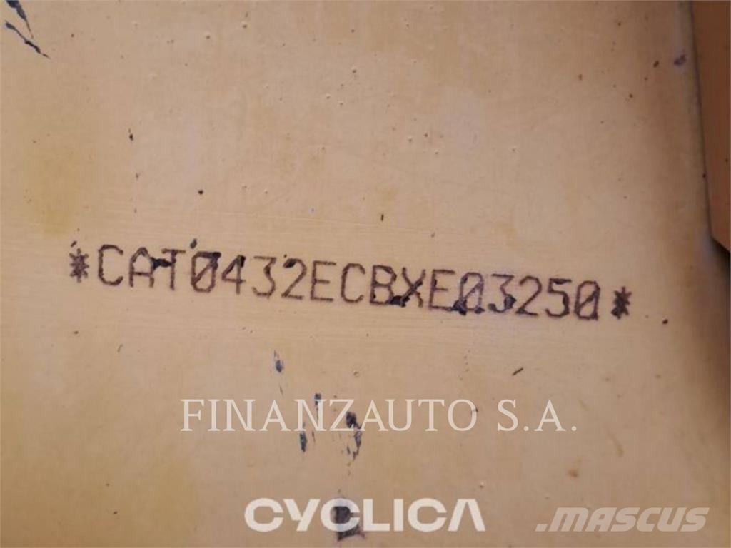 CAT 432F لوادر ذات جرافات عكسية