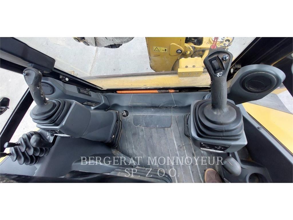 CAT 432F2 لوادر ذات جرافات عكسية