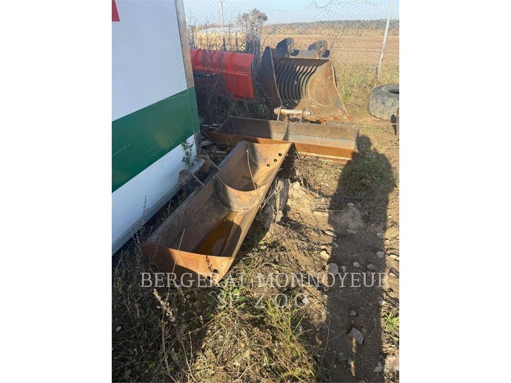 CAT 432F2 لوادر ذات جرافات عكسية