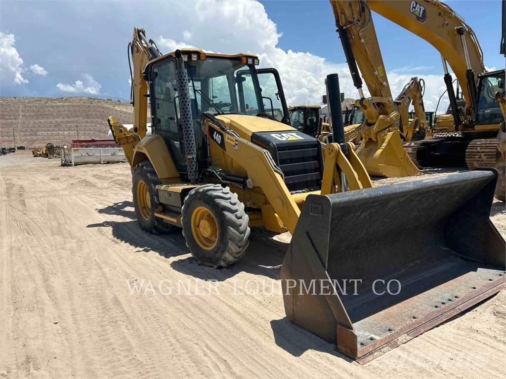CAT 440 لوادر ذات جرافات عكسية