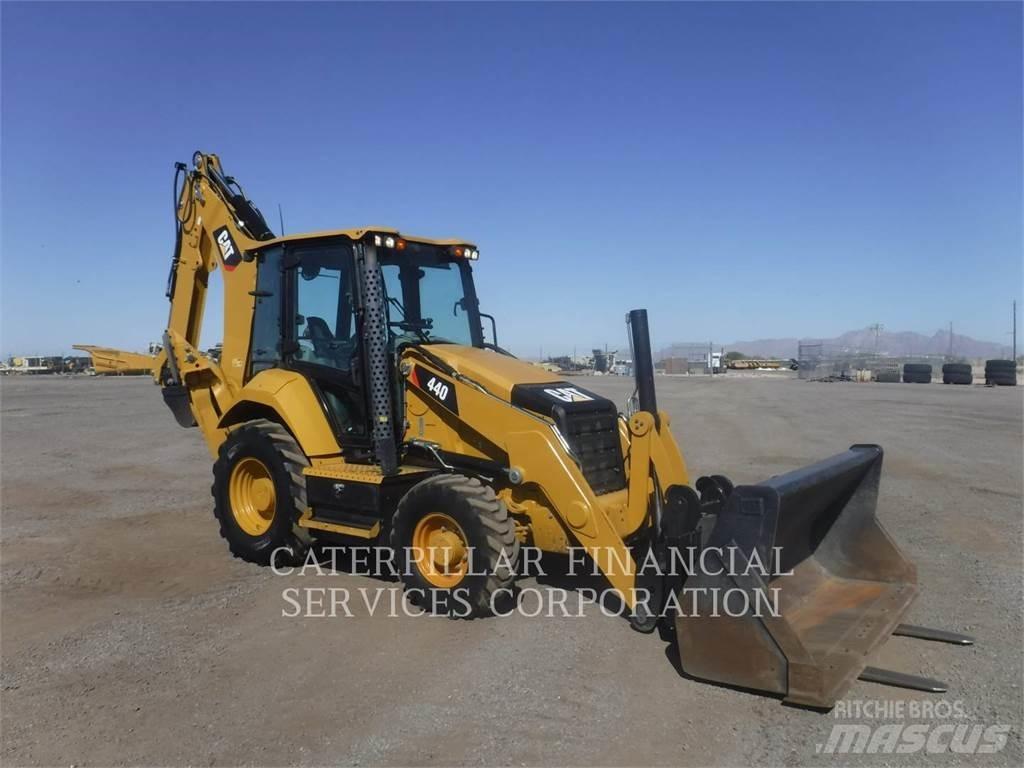CAT 440-07 لوادر ذات جرافات عكسية
