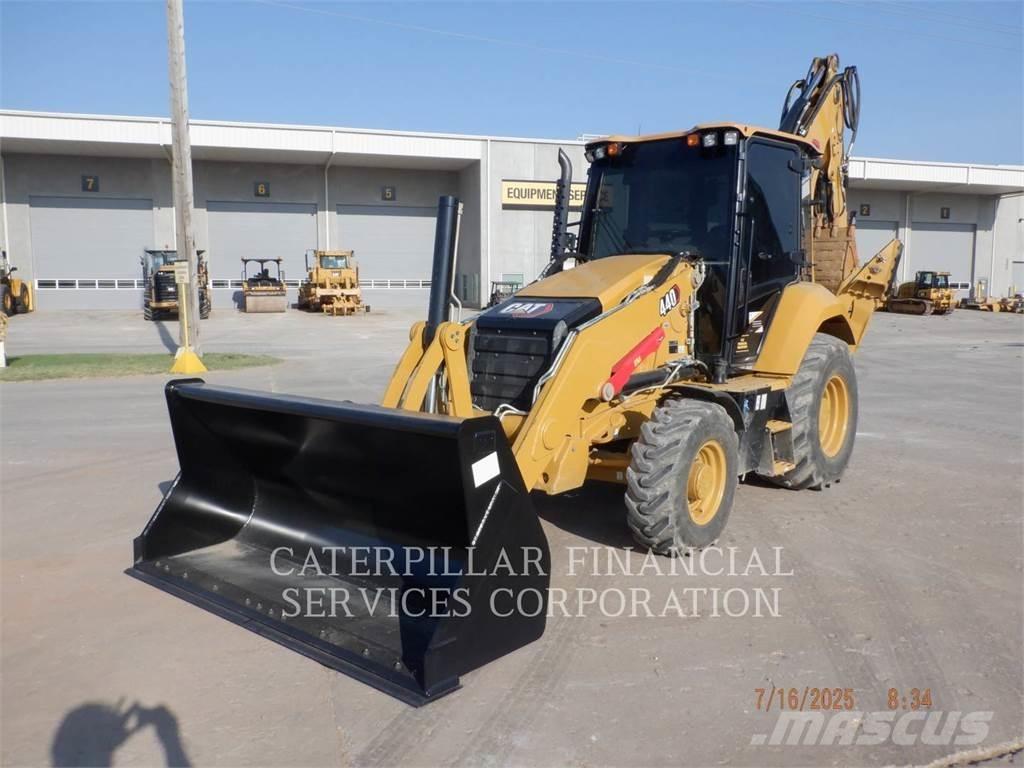 CAT 440-07 لوادر ذات جرافات عكسية