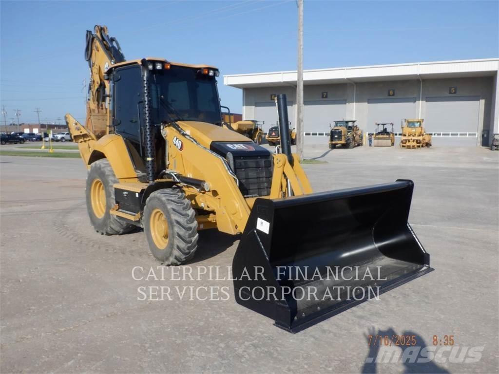 CAT 440-07 لوادر ذات جرافات عكسية