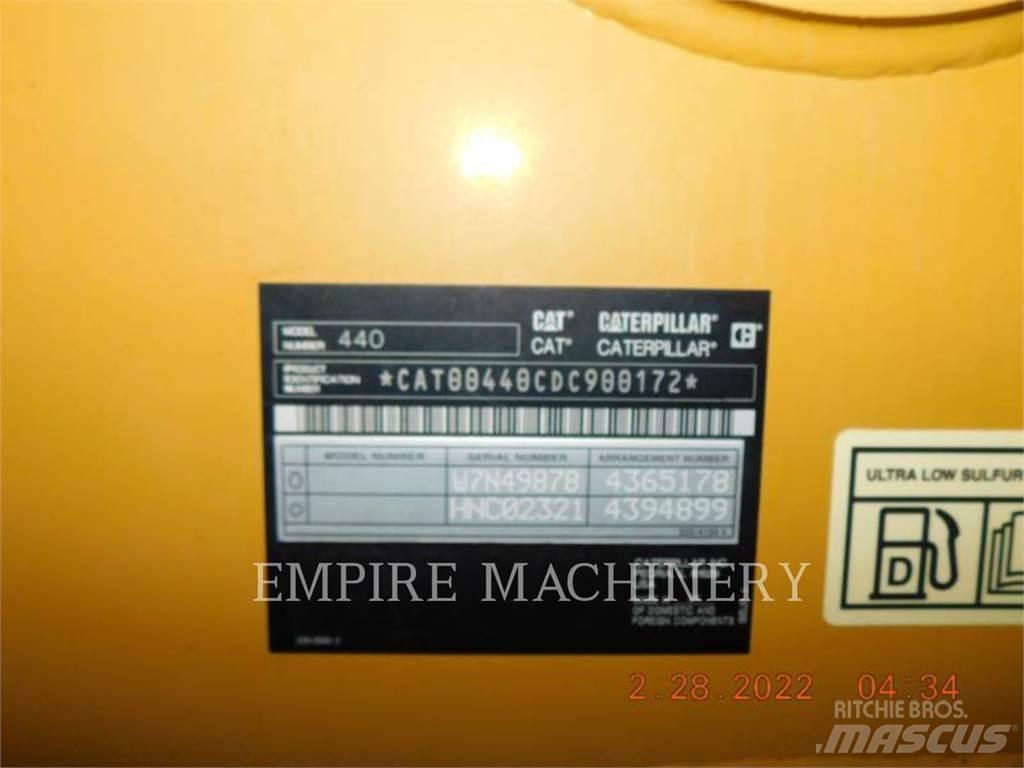 CAT 440-74EOIM لوادر ذات جرافات عكسية