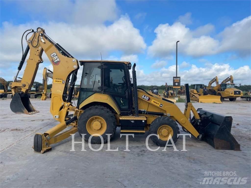 CAT 440 C4E لوادر ذات جرافات عكسية