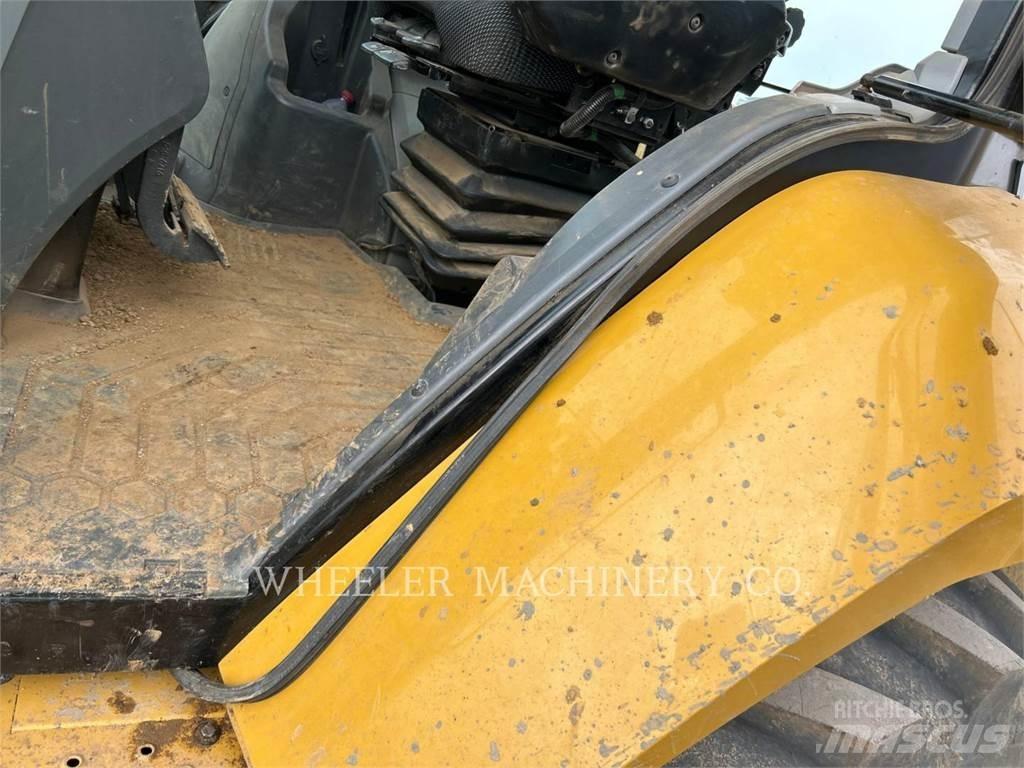 CAT 440 IT لوادر ذات جرافات عكسية