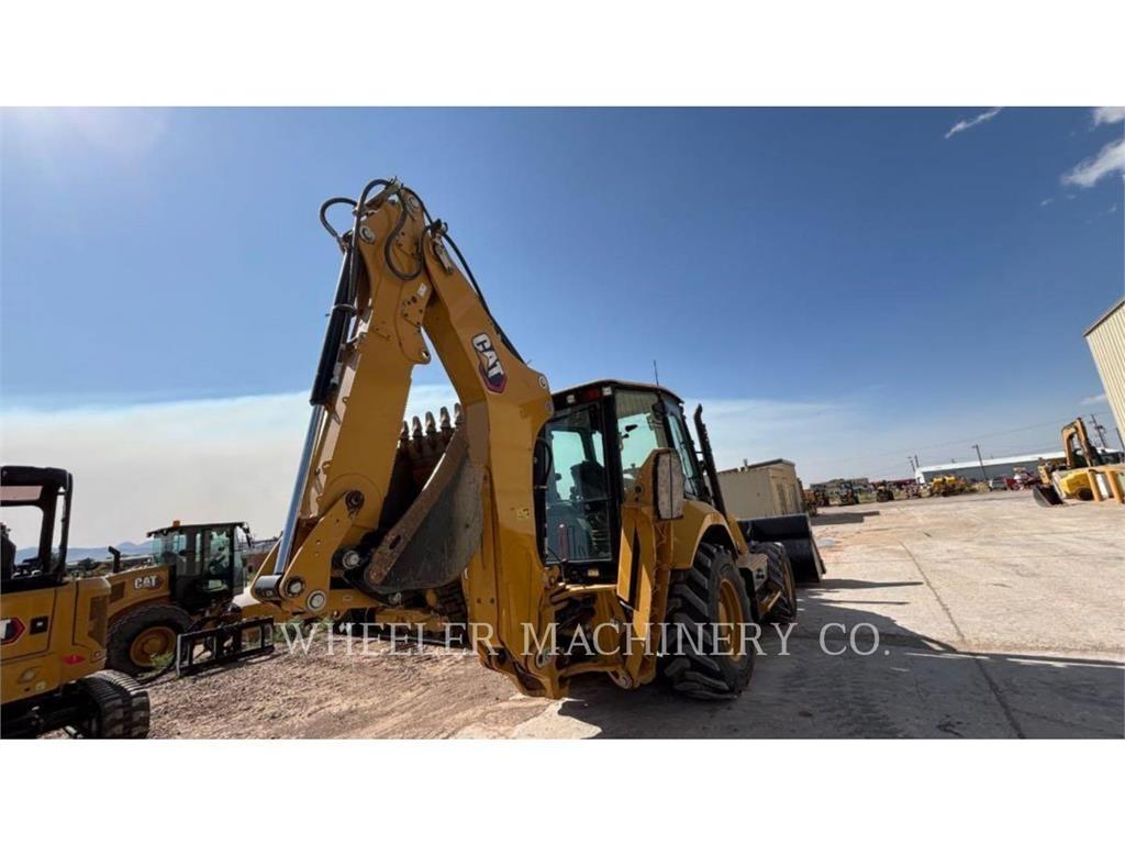 CAT 440 IT لوادر ذات جرافات عكسية