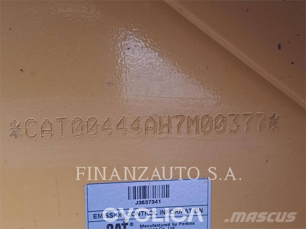 CAT 444 TRINITYB V لوادر ذات جرافات عكسية