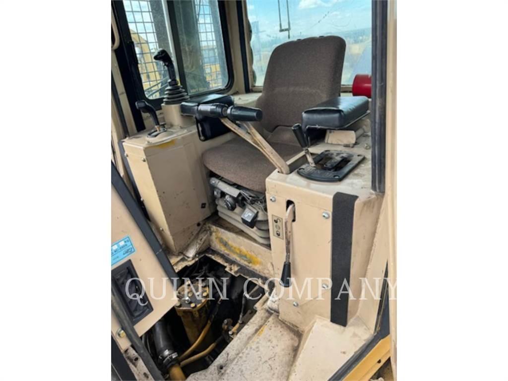 CAT 517 GR ساحبات الأشجار