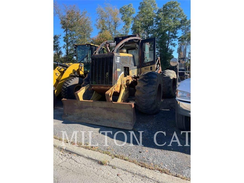 CAT 525B ساحبات الأشجار