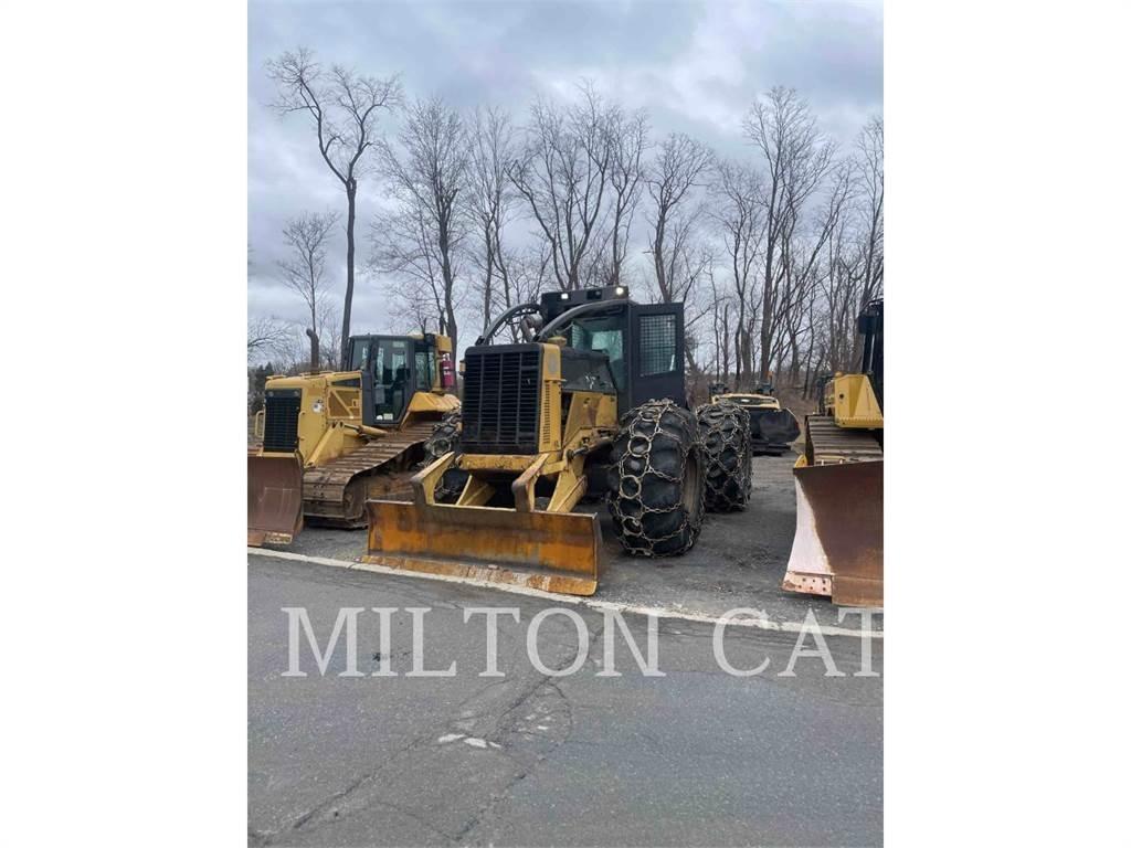 CAT 535C ساحبات الأشجار