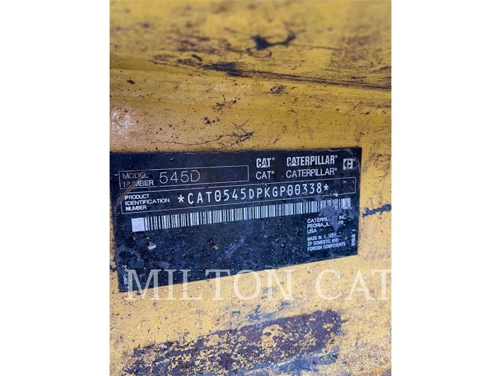 CAT 545D ساحبات الأشجار