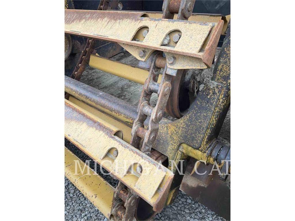 CAT 615C كاشطات