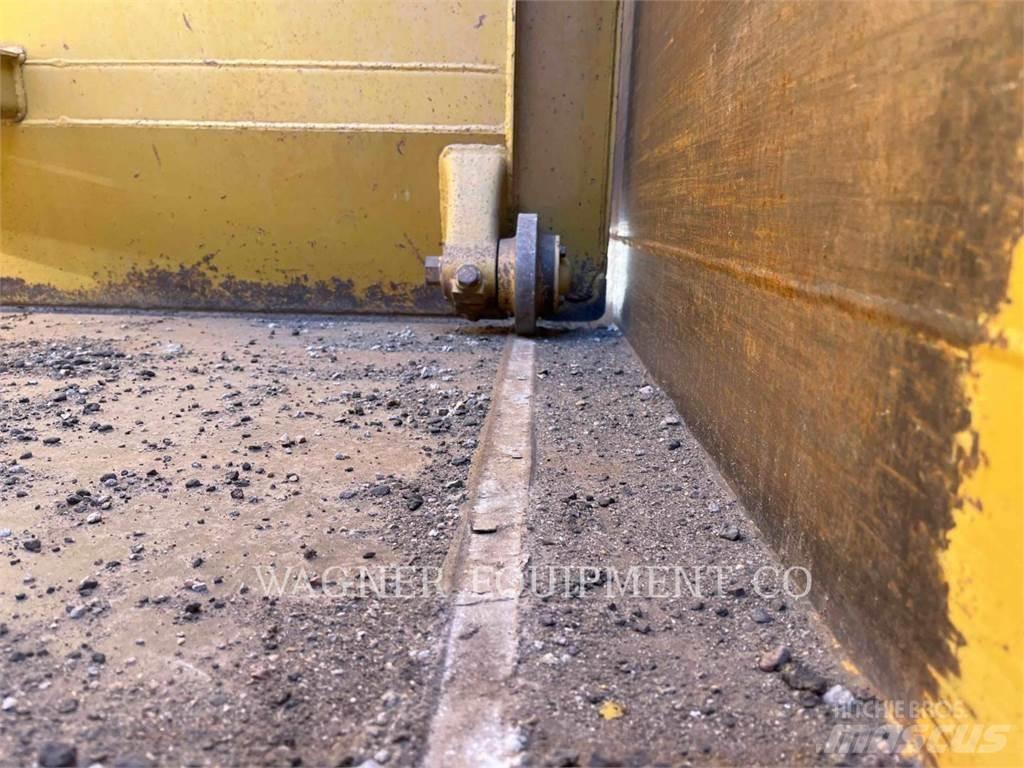 CAT 615C II كاشطات