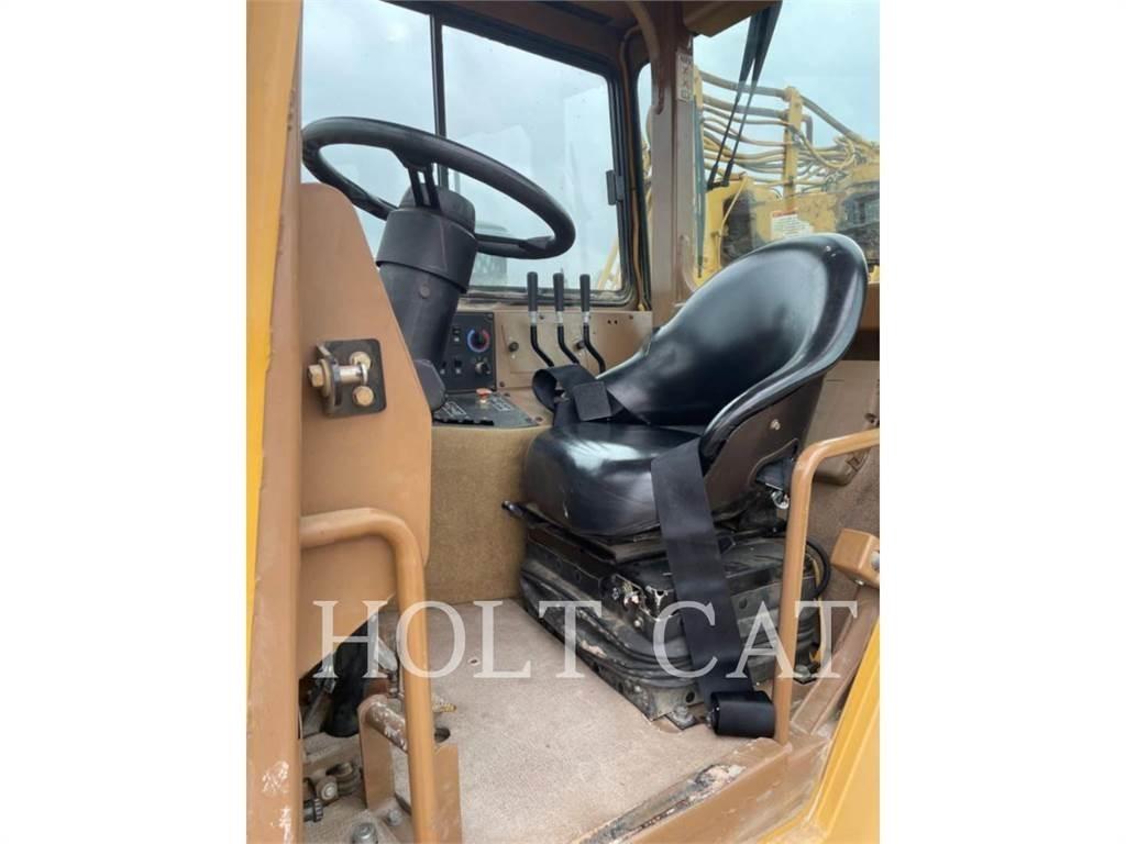 CAT 615C II كاشطات