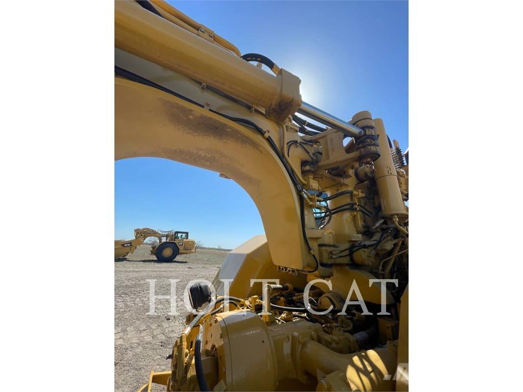 CAT 621G كاشطات