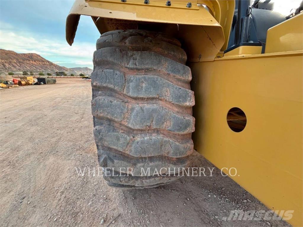 CAT 621K كاشطات