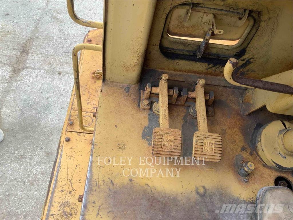 CAT 631D كاشطات
