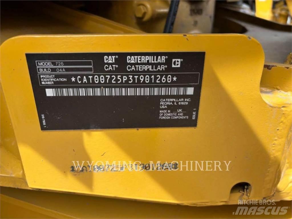 CAT 725 ساحبات مفصلية