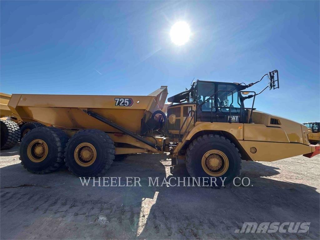 CAT 725 ساحبات مفصلية