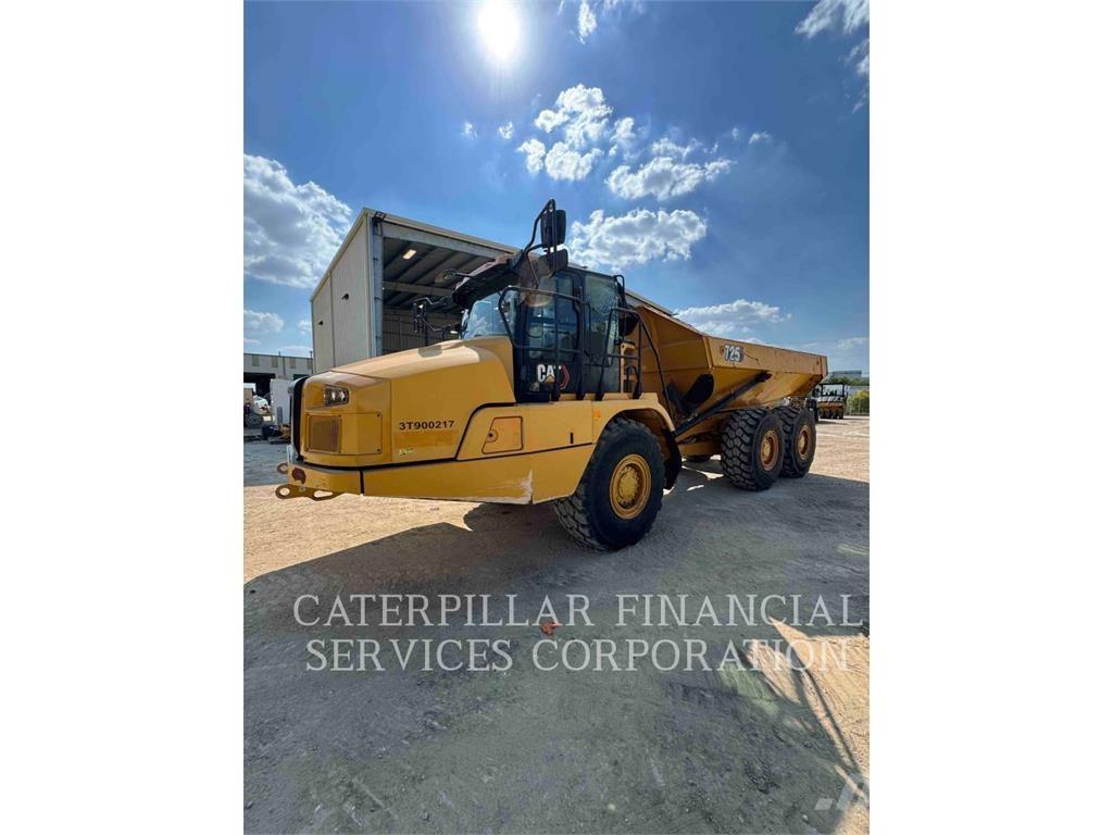 CAT 725-04 ساحبات مفصلية