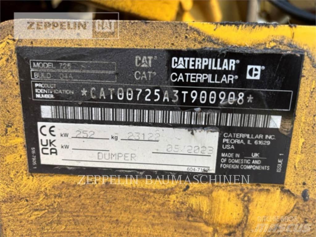 CAT 725-04A ساحبات مفصلية