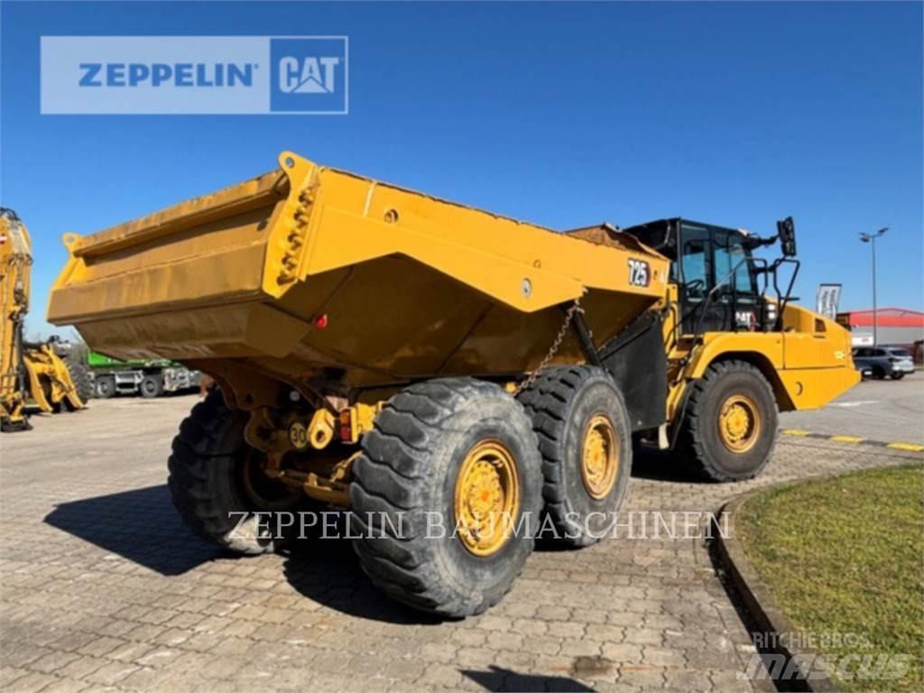 CAT 725-04A ساحبات مفصلية