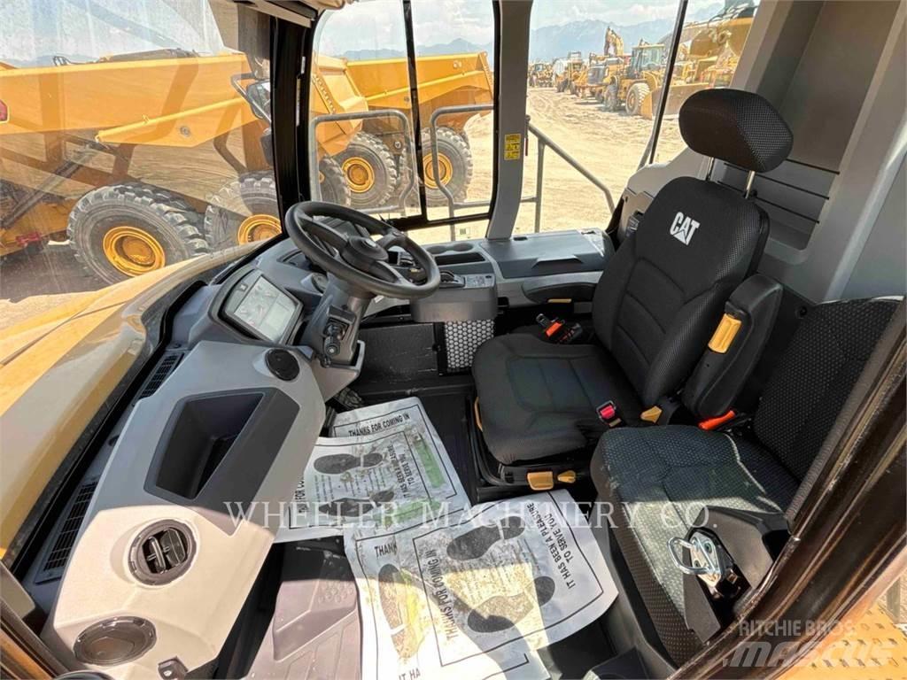 CAT 725 TG ساحبات مفصلية